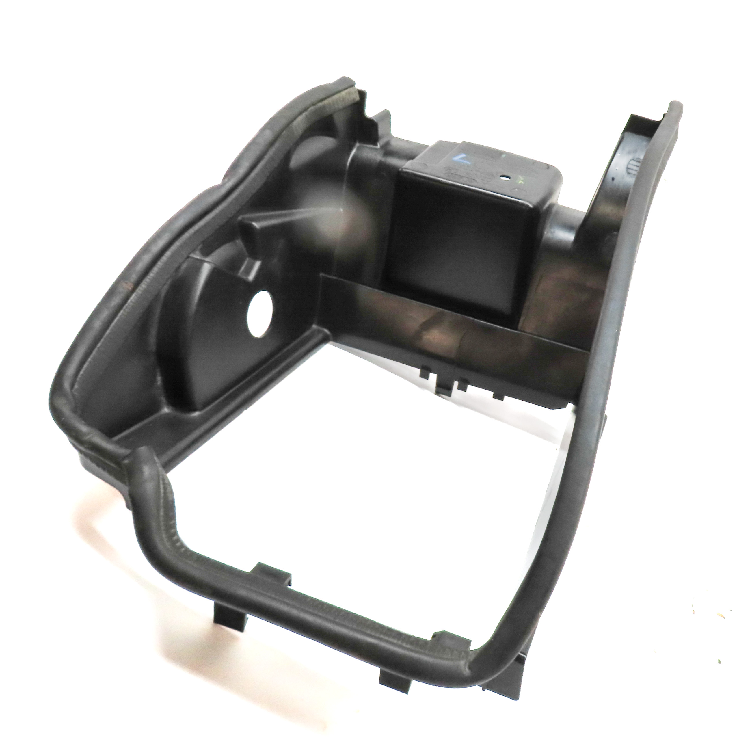 2014 RANGE ROVER SPORT (L494) 5.0L SUPER ENGINE LEFT AUXILIARY RADIATOR SHROUD — exact item pictured